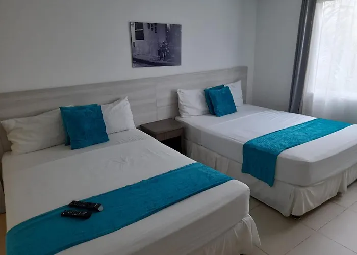 Mintaka Hotel + Lounge