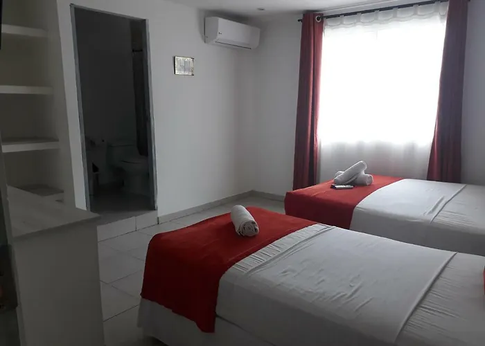 Mintaka Hotel + Lounge