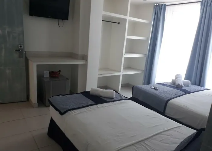 Mintaka Hotel + Lounge
